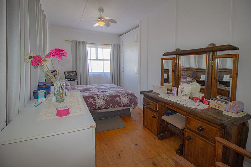 4 Bedroom Property for Sale in De Kelders Western Cape